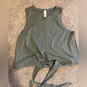 Size 4 lululemon tank with front tie.